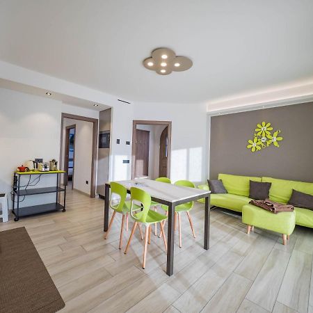 הוילה ליביניו Chalet 4 Stagioni מראה חיצוני תמונה